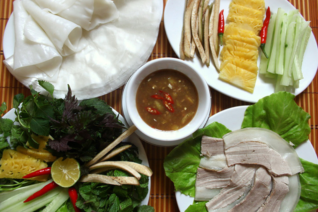 bánh tráng cuốn thịt heo