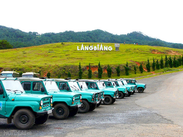 xe jeep thăm quan Lang Biang