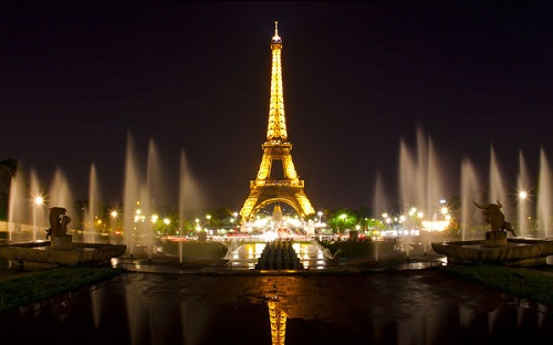 tháp Eiffel về đêm